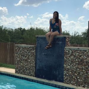 Meet your Posher, April